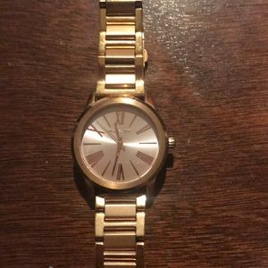 ⏱Women’s Michael Kors watch ⏱